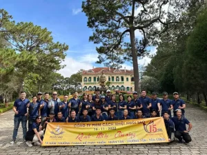 4 cánh quân hội tụ