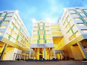 Bệnh viện Đa khoa Quốc tế Vinmec lựa chọn dán phim cách nhiệt NTECH để phủ mát cho không gian kính của họ