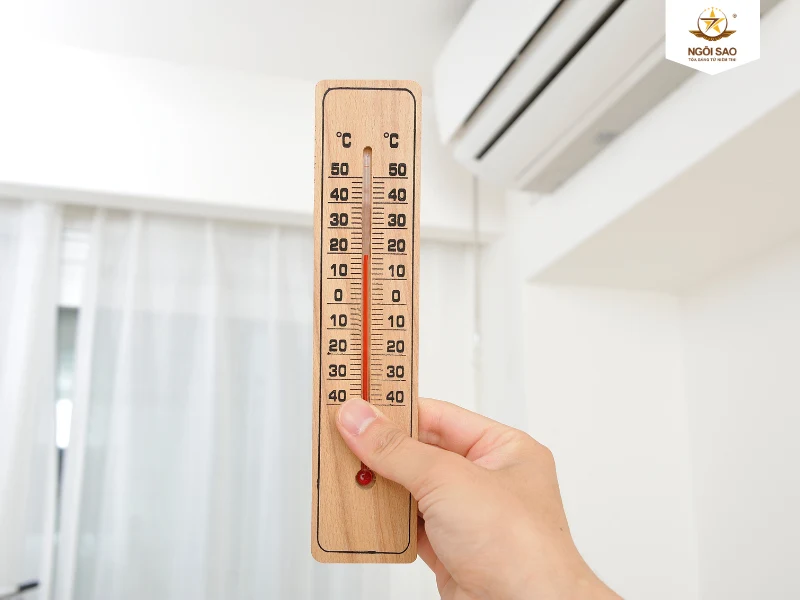 Tại sao lại có sự chênh lệch nhiệt độ trong nhà và ngoài trời?