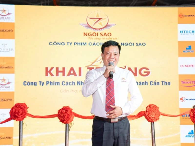 Tổng giám đốc phát biểu trong buổi khai trương chi nhánh Cần Thơ