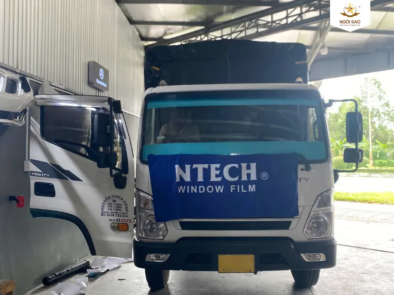 NTECH dán phim cách nhiệt cho xe tải