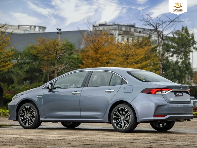 Toyota Corolla Altis HEV - Sedan hybrid bền bỉ, ít hao nhiên liệu