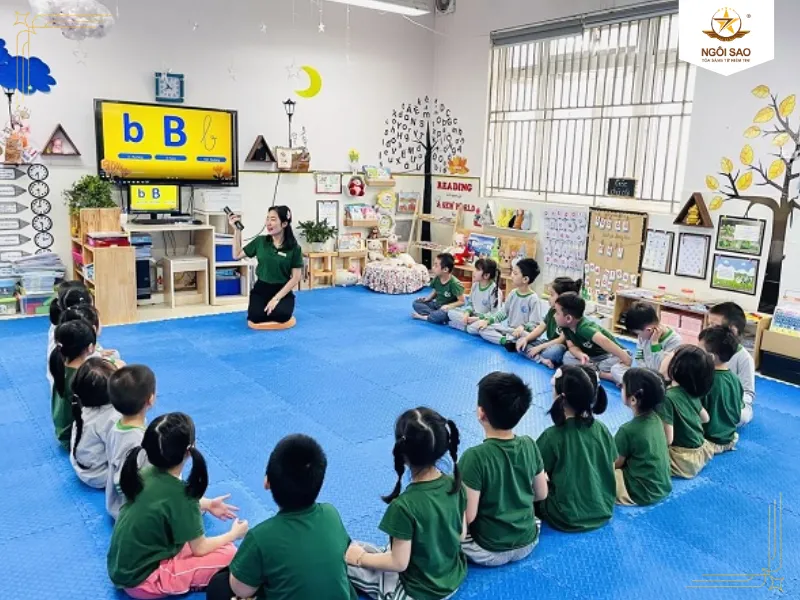 Đảm bảo khoảng cách an toàn và ánh sáng tiêu chuẩn khi học tập | 8 Cách Bảo Vệ Mắt Cho Trẻ Bạn Nên Biết Để Ngăn Cận Thị Sớm 