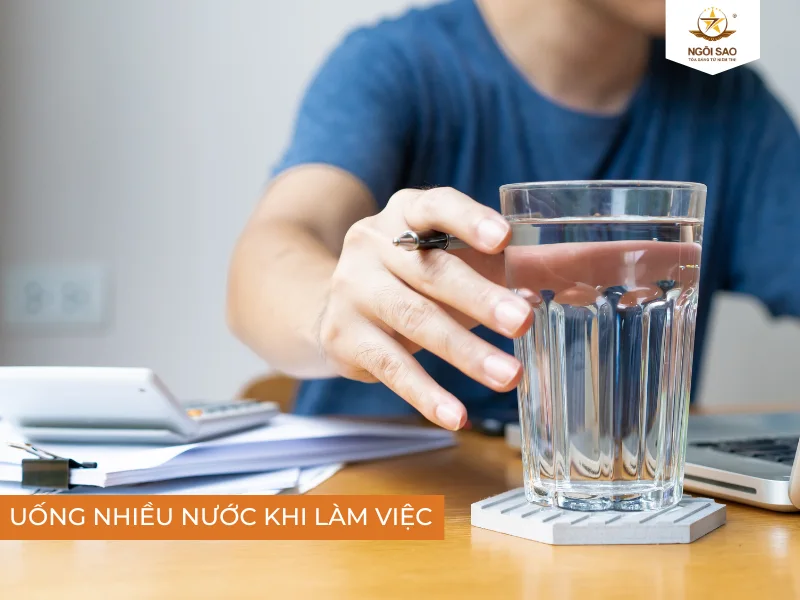 Uống nhiều nước mỗi ngày