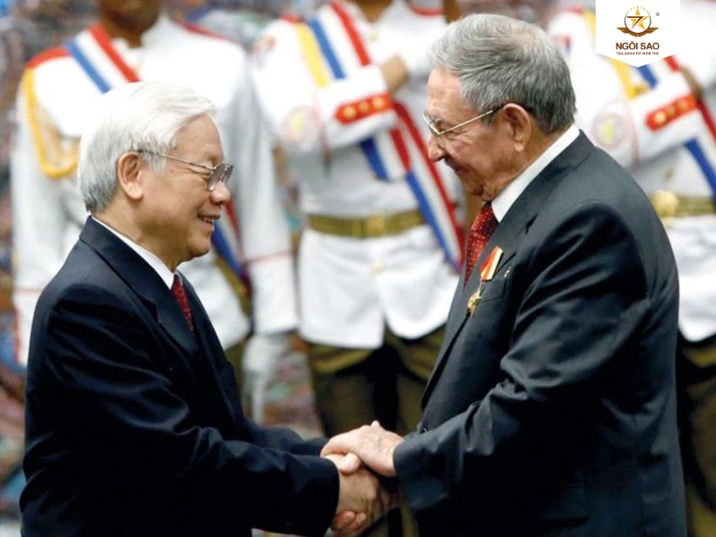 Cựu Chủ tịch Cuba Raul Castro bắt tay ông Nguyễn Phú Trọng trong chuyến thăm havana hồi tháng 3/2018