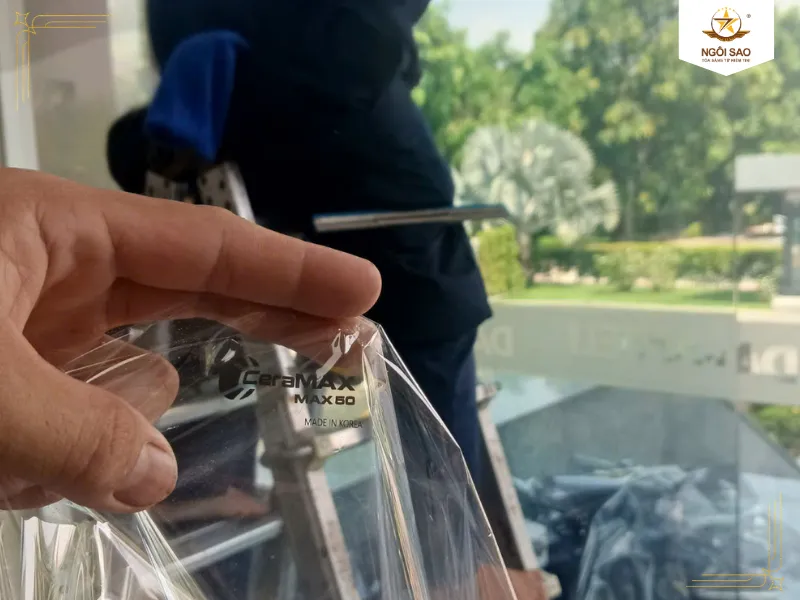 Nhận biết qua quan sát logo in chìm và cảm quan bề mặt | Cách phân biệt phim cách nhiệt chính hãng chuẩn 100% 