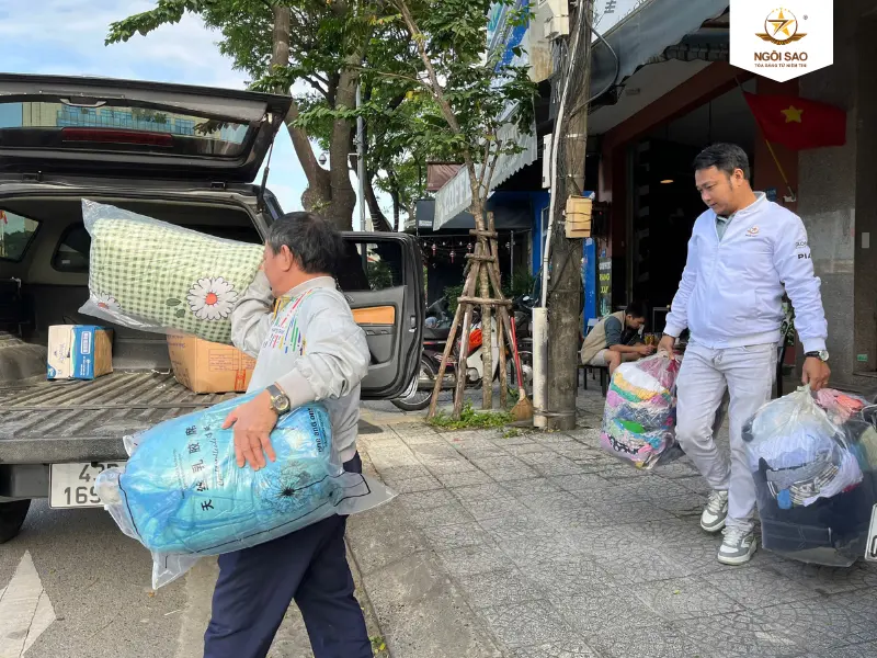 Ngôi Sao Đà Nẵng chung tay ủng hộ bão lũ