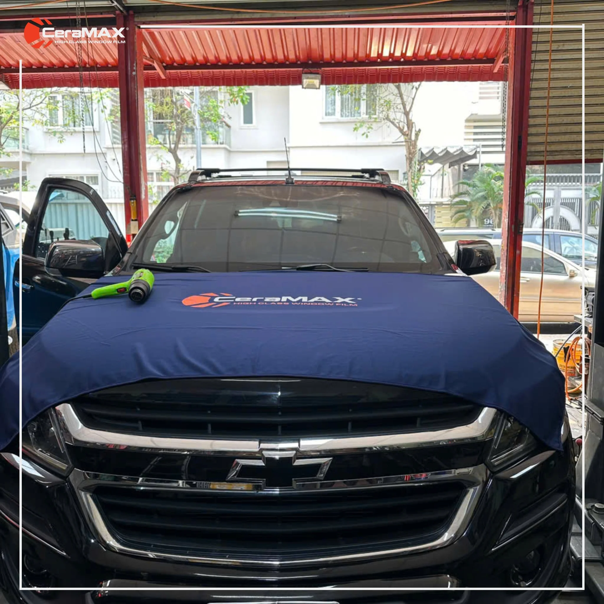 Thi công dán phim siêu cách nhiệt CeraMAX (Hàn Quốc)