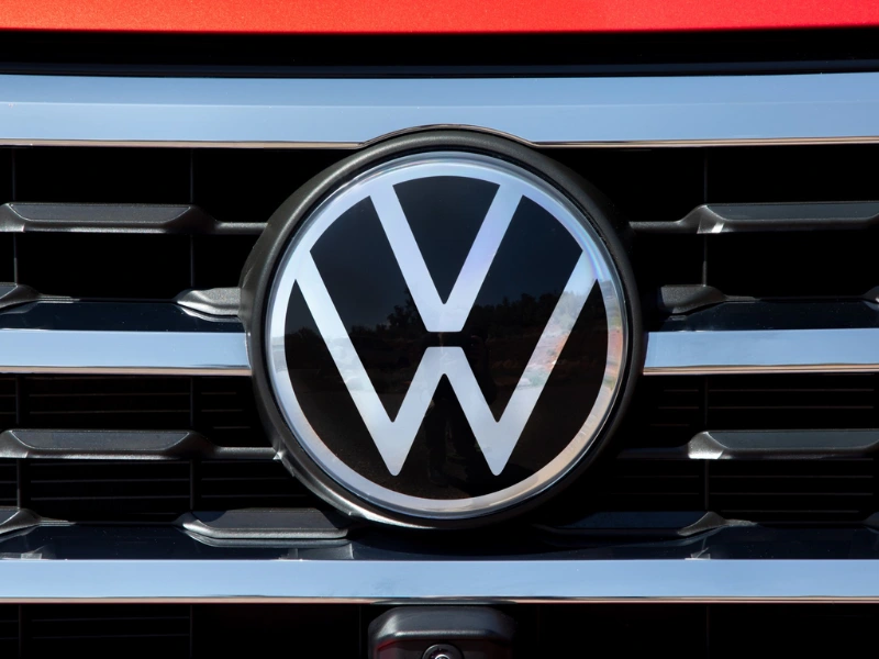 Volkswagen (VW)
