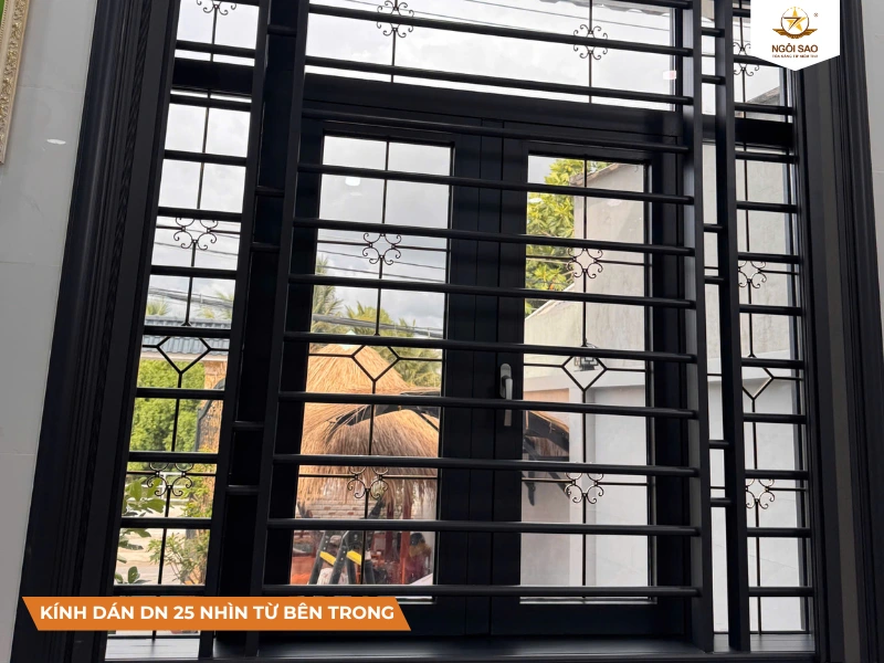 Màu kính thực tế dán mã DN 25