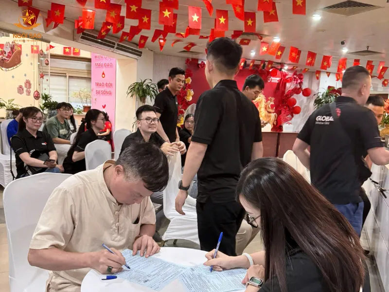 Mỗi hành động - Mỗi sự sẻ chia là một ngọn nến thắp lên hy vọng cho những người cần giúp đỡ