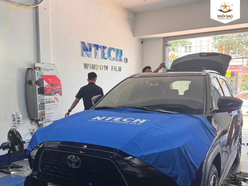 Tiêu chuẩn thi công dán phim cách nhiệt ô tô chuyên nghiệp tại Hà Nội | Dán phim cách nhiệt ô tô tại Hà Nội | Bảng giá & địa chỉ uy tín 2026