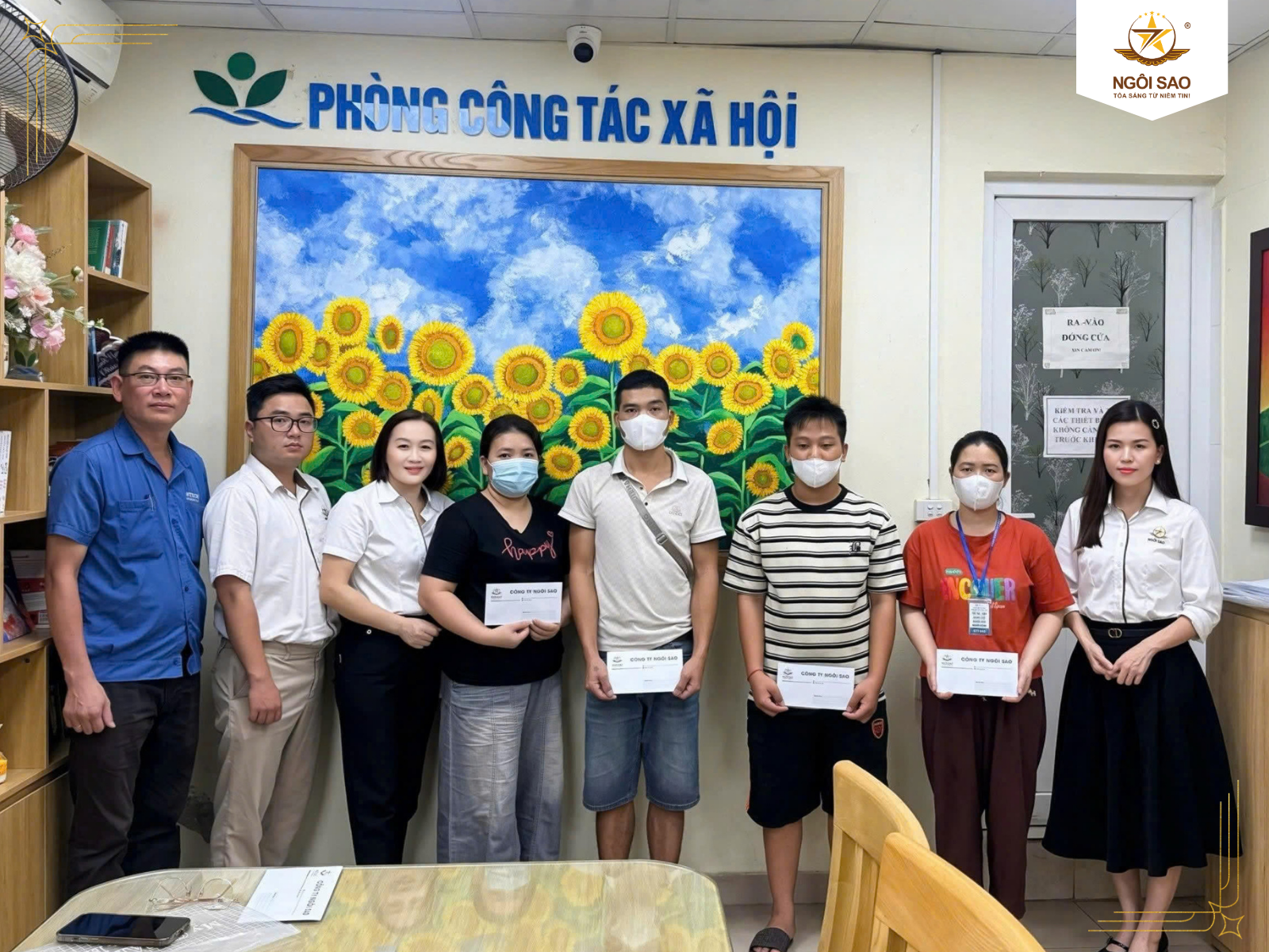 Ngôi Sao mang Trung Thu Yêu Thương đến các bệnh nhi tại Bệnh viện Nhi Trung ương