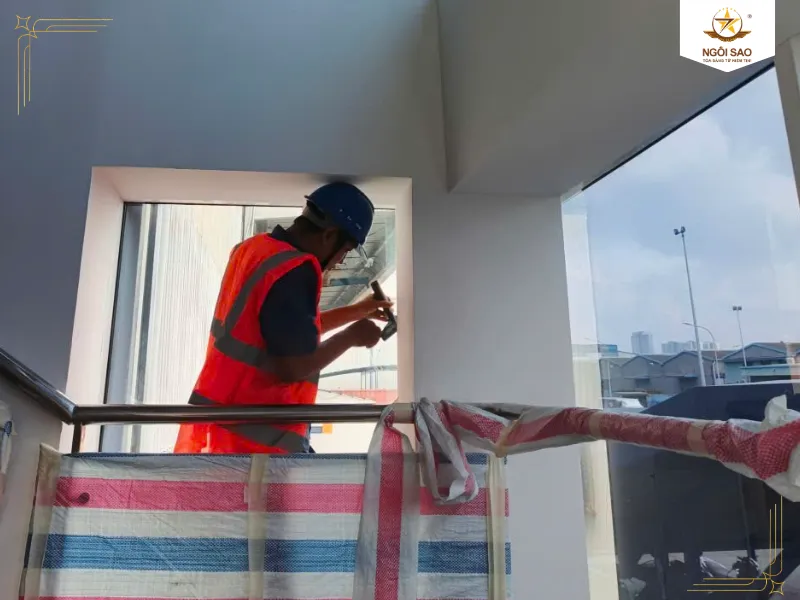 Phim cách nhiệt dán bên trong hay bên ngoài mới đúng chuẩn kỹ thuật?